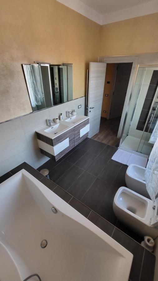 La Casa Del Buonviaggio Apartment La Spezia Bagian luar foto